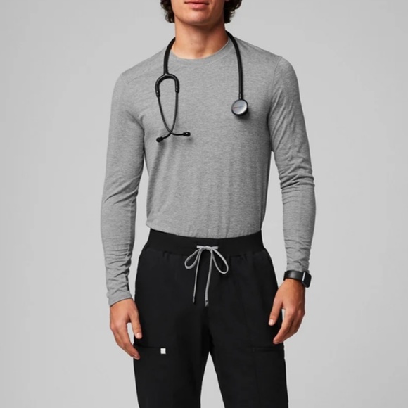 Fabletics scrub set maroon joggers long sleeve - Picture 2 of 3